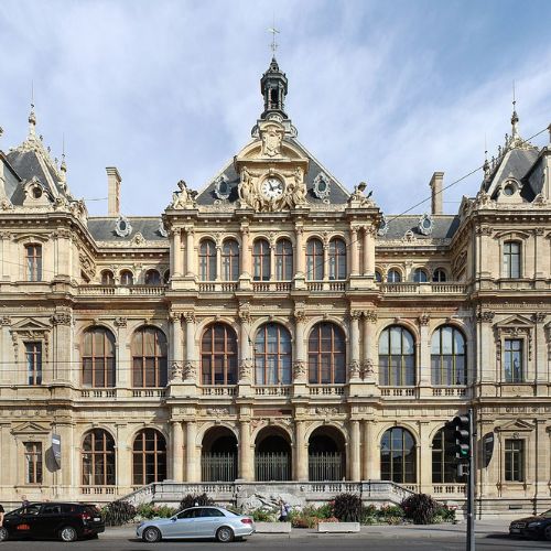 HOMEPAGE LYON - A Propos avec photo